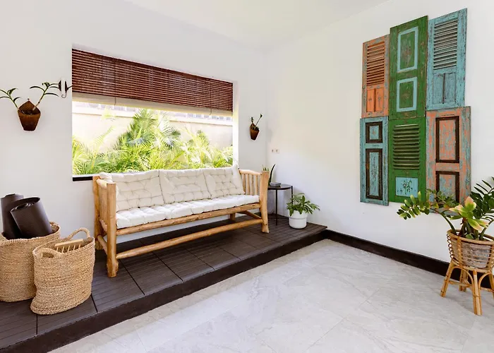 3 Bedroom - Walk To Bingin Villa *