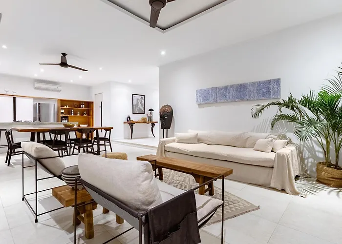 3 Bedroom - Walk To Bingin