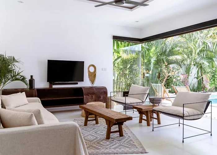 3 Bedroom - Walk To Bingin *