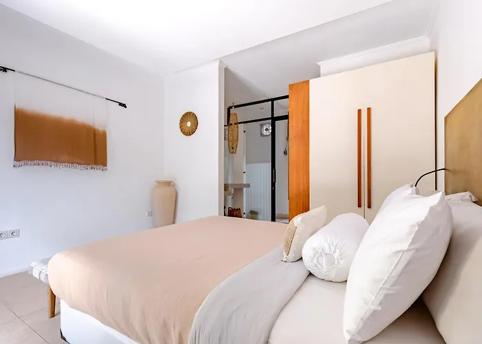 3 Bedroom - Walk To Bingin